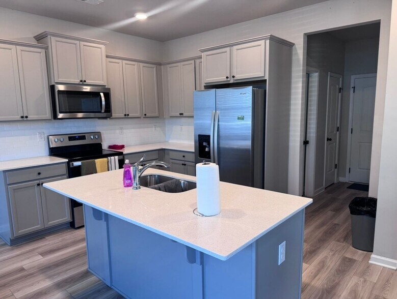 Building Photo - 11568 Winston Dr