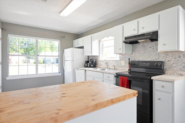 Building Photo - 756 Melissa Dr