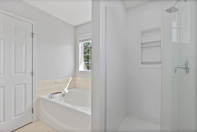 Building Photo - Charming 3-Bed Craftsman in DuPont | Trail...