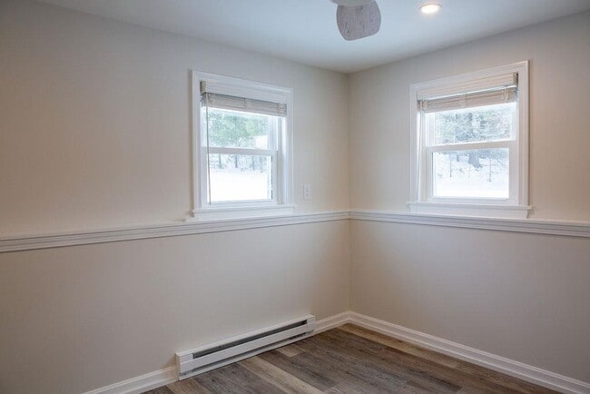 Building Photo - 180 N Main St