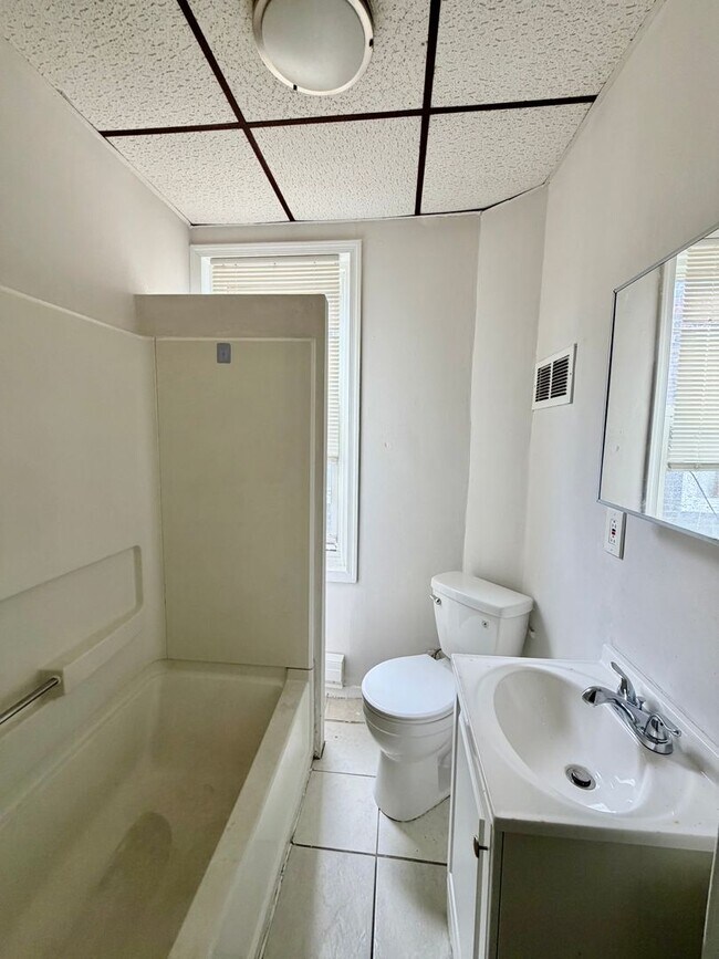 Building Photo - 3563 Emerald St