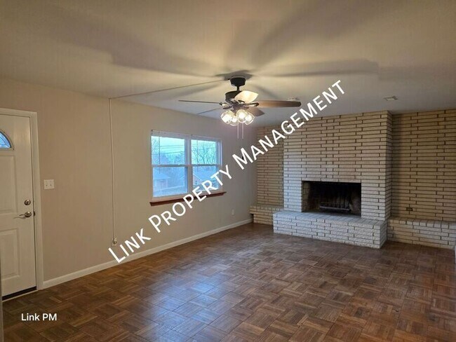 Building Photo - 3731 Knollwood Dr