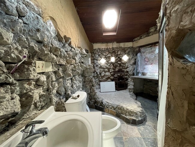 Building Photo - 4920 W 34th St