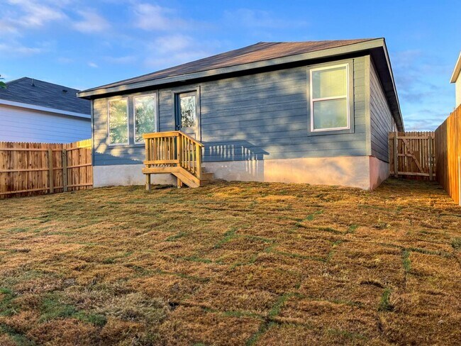 Building Photo - 10618 Nye Pass