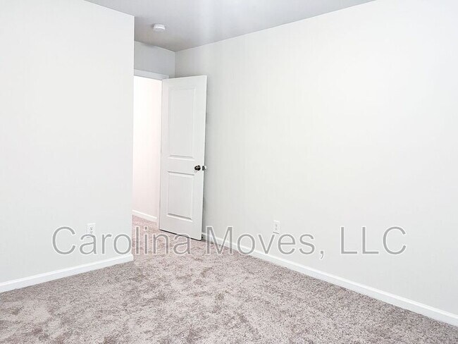 Building Photo - 15 Apollo View Ln