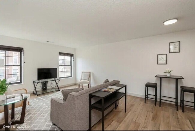 Primary Photo - Vineyard Investors - 4