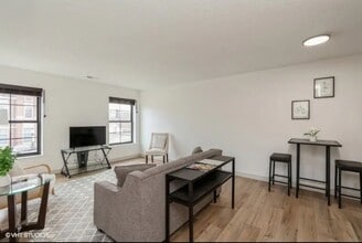 Building Photo - Vineyard Investors - 4