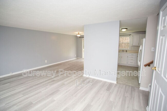 Building Photo - 57 Lady Diana Cir