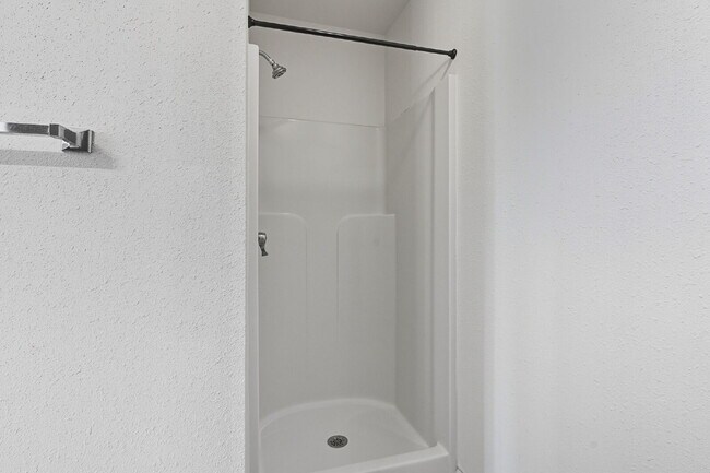 Building Photo - 1421 River View Ave