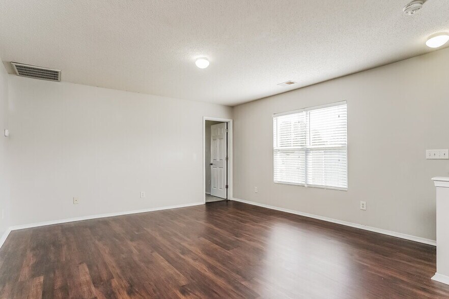 Building Photo - 953 Mailwood Dr