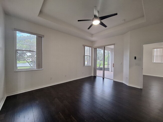 Building Photo - Charming 3-Bedroom Home with Spacious Back...