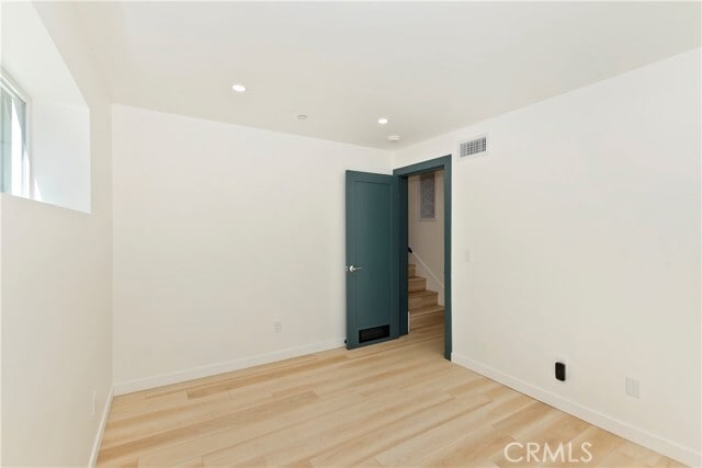 Building Photo - 441 Oriole Dr