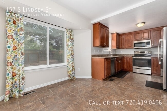 Building Photo - 157 S Lindsey St