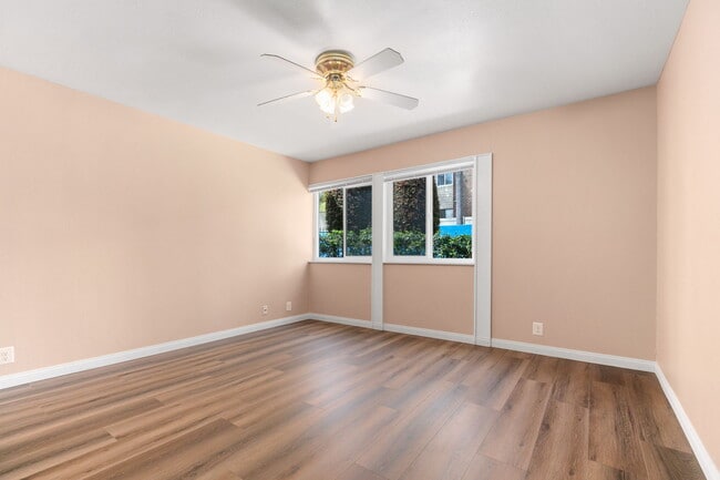 Building Photo - 2625 Pirineos Way