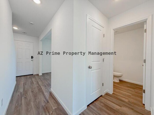 Building Photo - 239 Sonoran Vis Cir