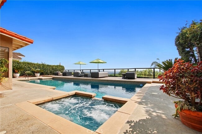 Building Photo - 22872 Via Cordova