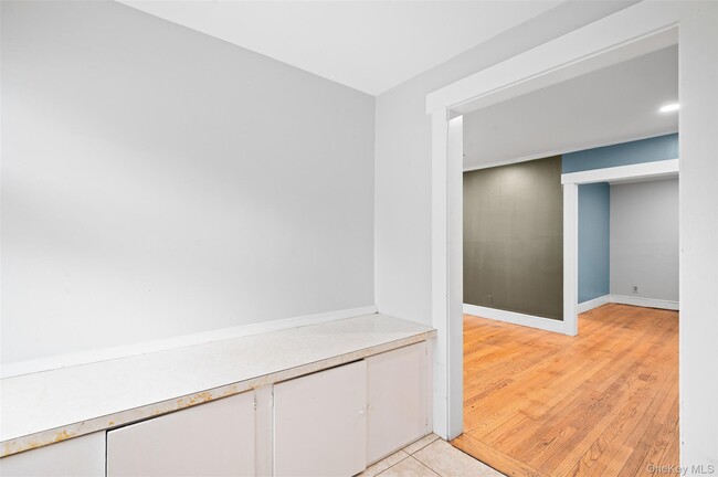 Building Photo - 5 Lincoln St