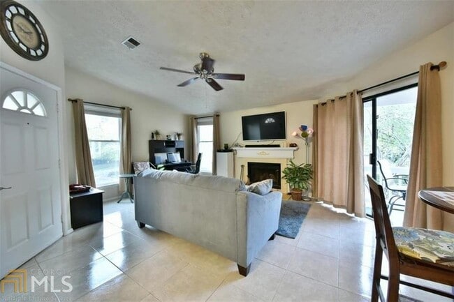 Building Photo - 1282 Keys Lake Dr NE