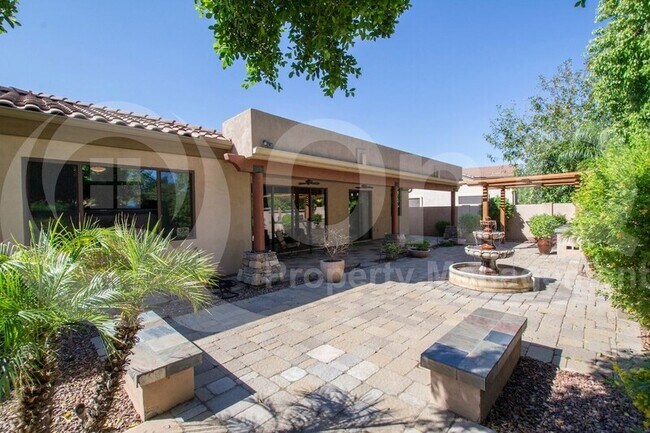 Building Photo - 1326 E Catamaran Dr