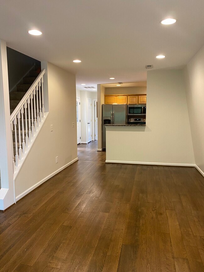 Building Photo - 3200 Rim Cove Dr