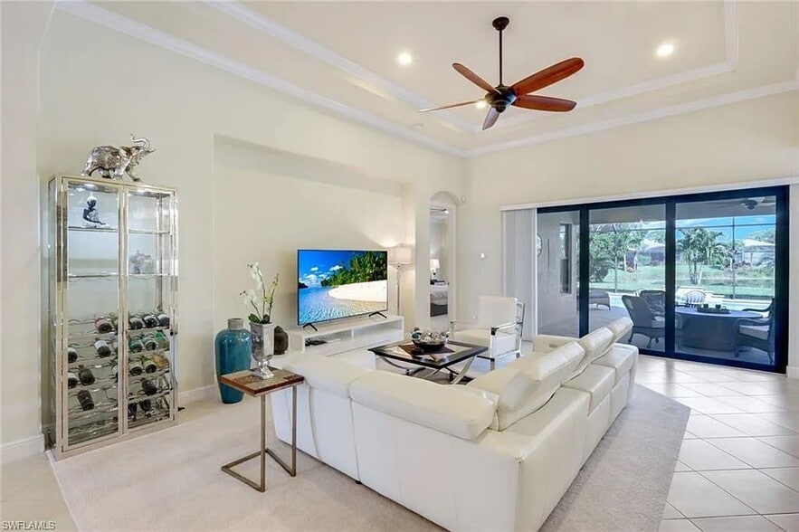 Building Photo - 9909 Casabella Way