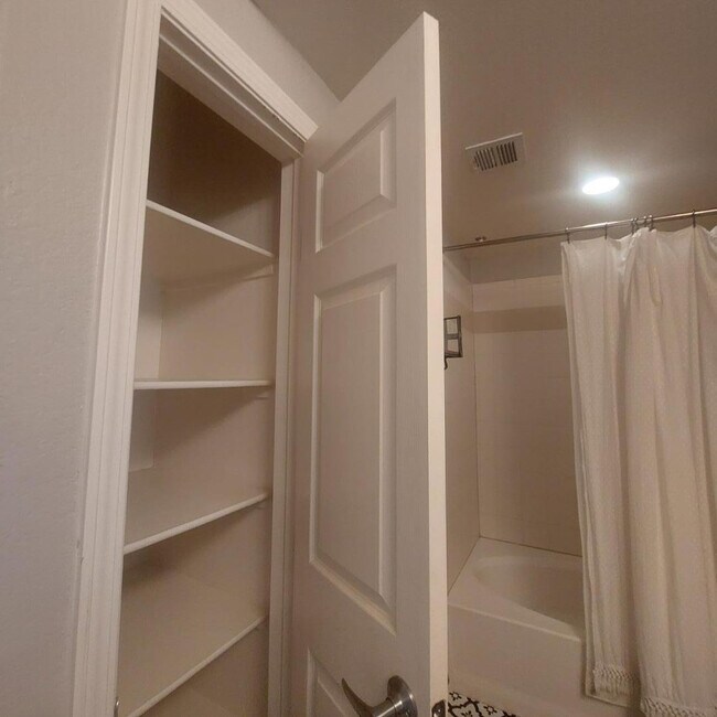 Building Photo - 14250 W Wigwam Blvd