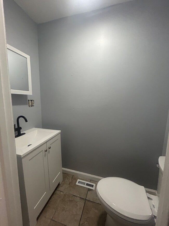 Building Photo - Cozy 3 Bedroom Single Family House for Rent in Neptune!