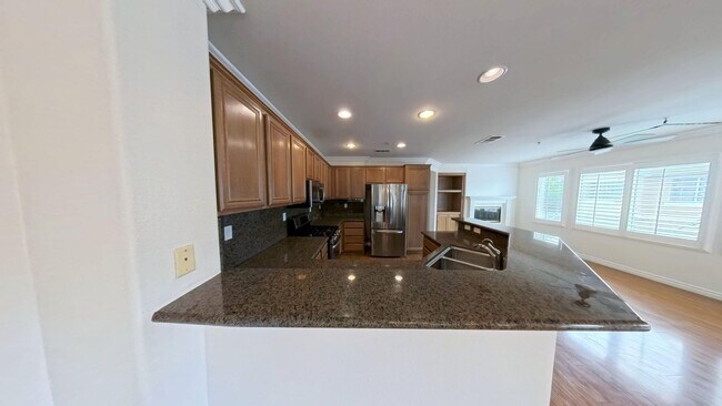 Building Photo - 39656 Columbia Union Dr