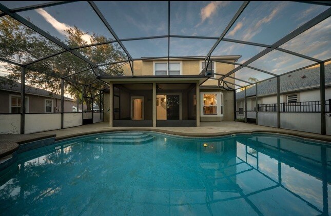 Building Photo - 5456 Los Palma Vista Dr