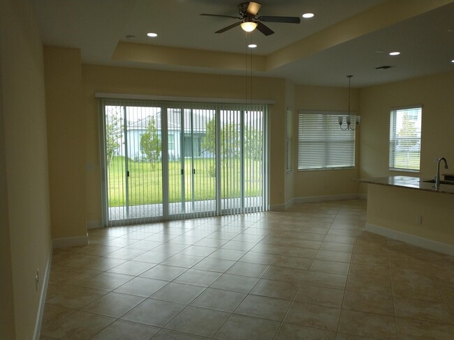 Building Photo - 4634 Pumello Dr