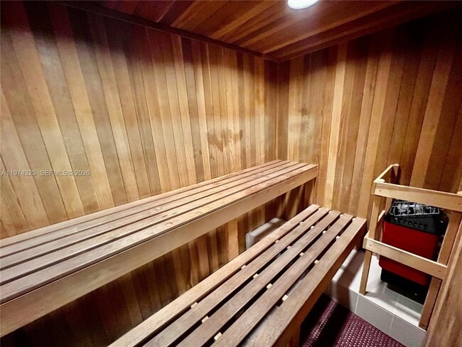 Building Photo - 511 SE 5 Ave