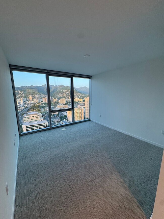 Building Photo - Ready to Move in Brand New Condo! First Time Renting! 3 Bed/2 Bath/2 Parking at The Park on Ke‘ea...