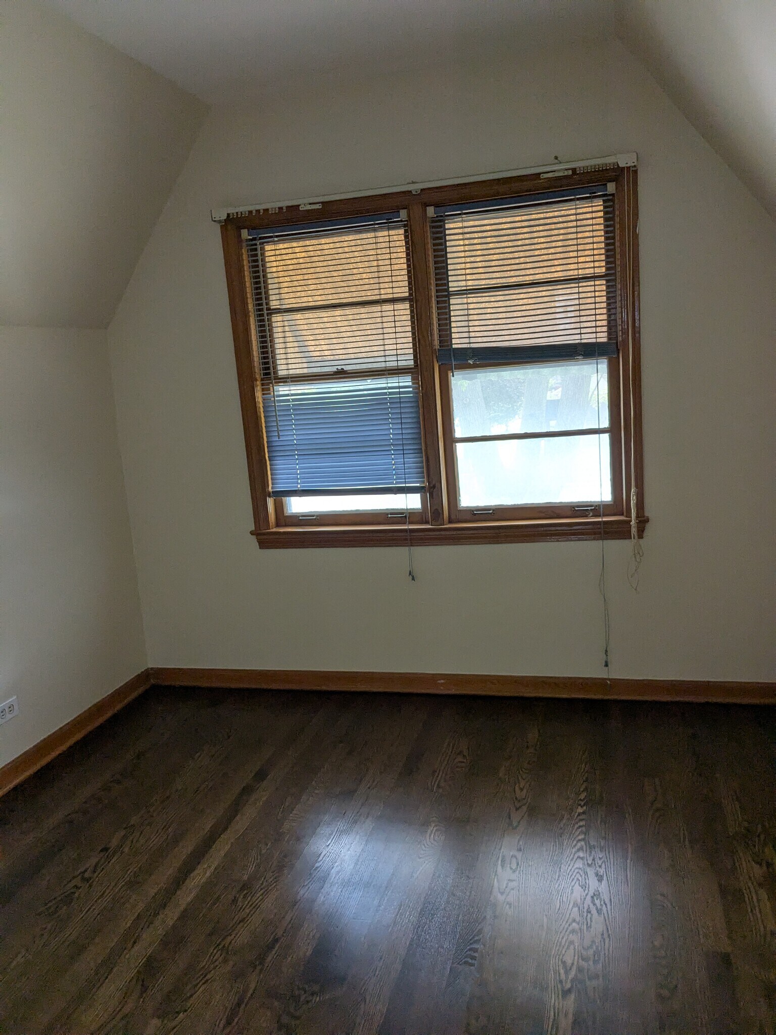 Building Photo - 2345 N Rutherford Ave
