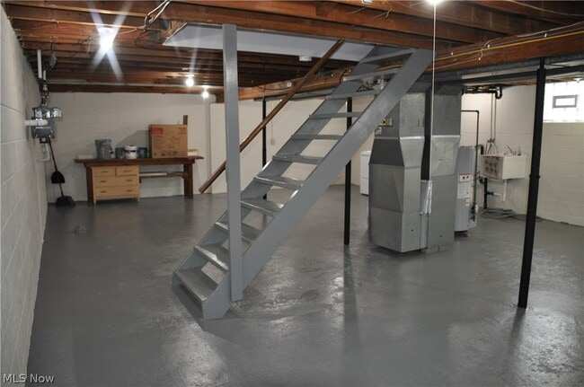 Building Photo - 539 Royer Ave NW