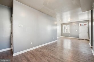 Building Photo - 138 N King St