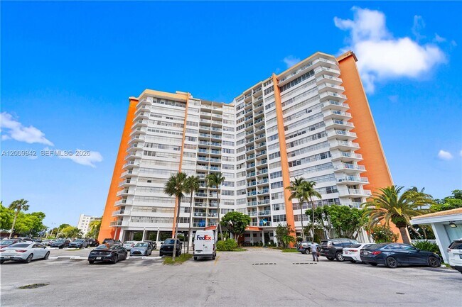 Building Photo - 1301 NE Miami Gardens Dr