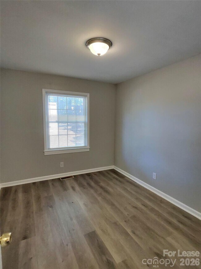 Building Photo - 6817 Deanwood Pl