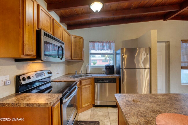 Building Photo - 114 Lynnhurst Dr