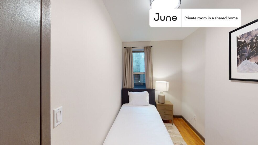 Building Photo - Room in Shared 3 bed/1 bath home
