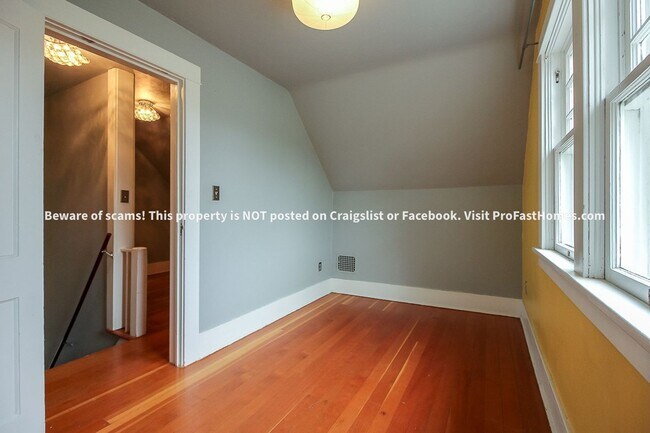 Building Photo - 4626 NE 29th Ave