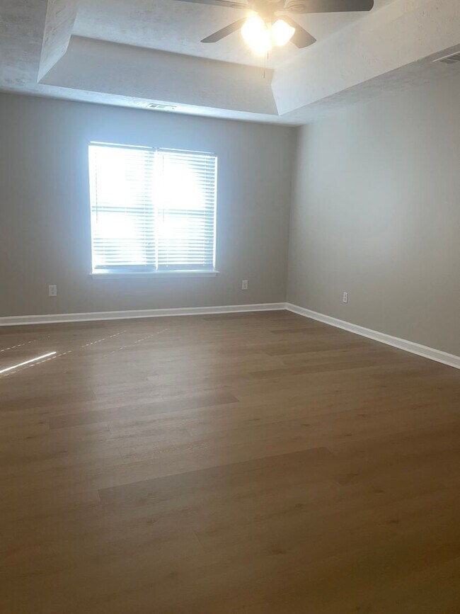 Building Photo - BASEMENT HOME-DOUBLE DECKS-COLUMBIA COUNTY, GOOD SCHOOLS, COVENIENT TO FORT