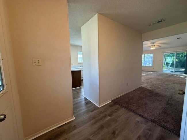 Building Photo - Gulf Breeze - Sandpiper Village - 3 bedroo...