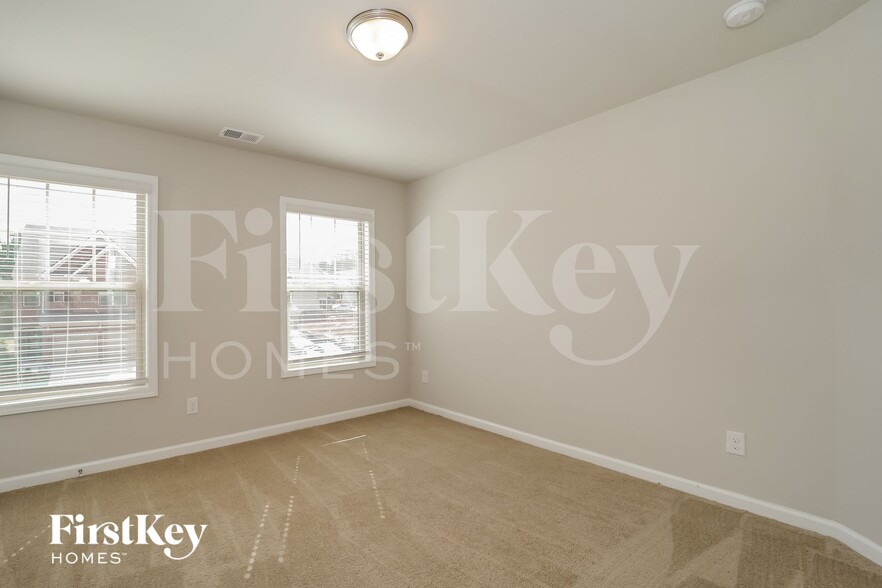 Building Photo - 3136 Baylor Cir