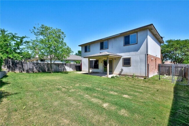 Building Photo - 205 Spring Branch Loop