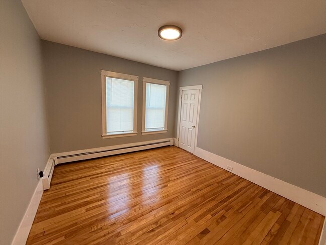 Building Photo - 8 Beckman St