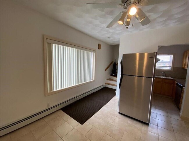 Building Photo - 52 Charpentier Ave