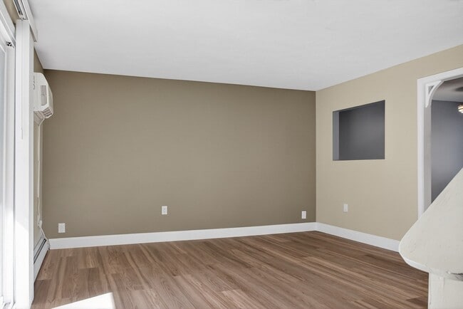 Building Photo - 213 Bayberry Hill Ln