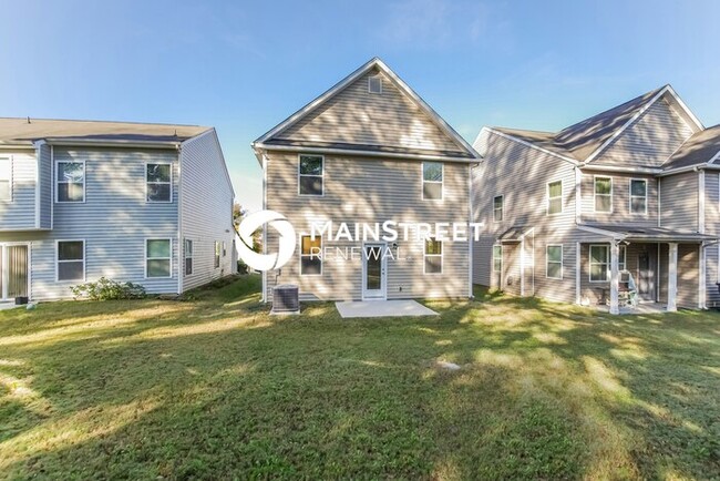 Building Photo - 3 Bedroom Pet-Friendly Home in Charlotte, NC with Main Street Renewal