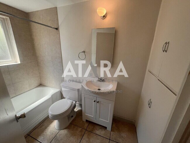 Building Photo - 177 W 300 N