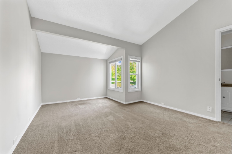 Building Photo - 1013 Fairways Dr